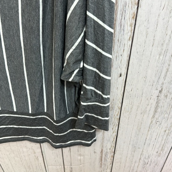 White Birch Striped Blouse - Picture 4 of 10